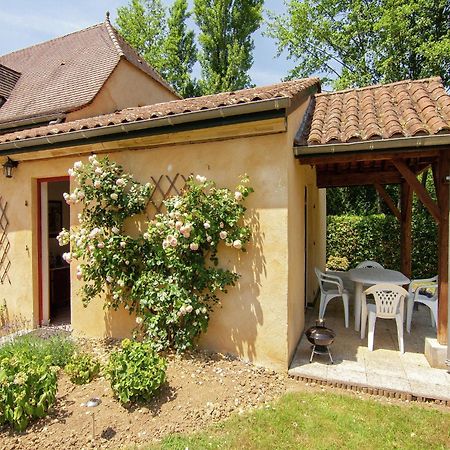 Appealing Apartment In Vezac With Swimming Pool Beynac-et-Cazenac Exterior foto