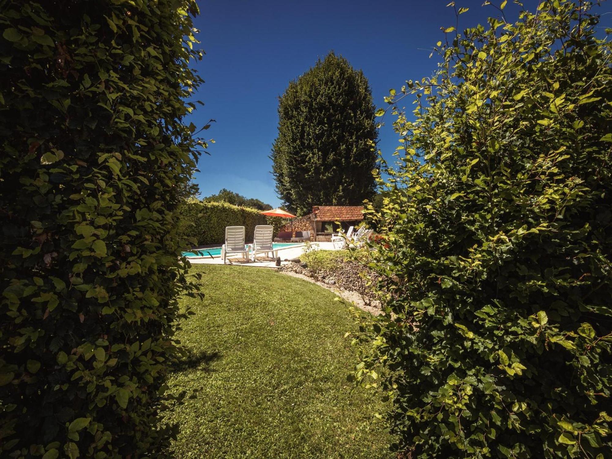 Appealing Apartment In Vezac With Swimming Pool Beynac-et-Cazenac Exterior foto