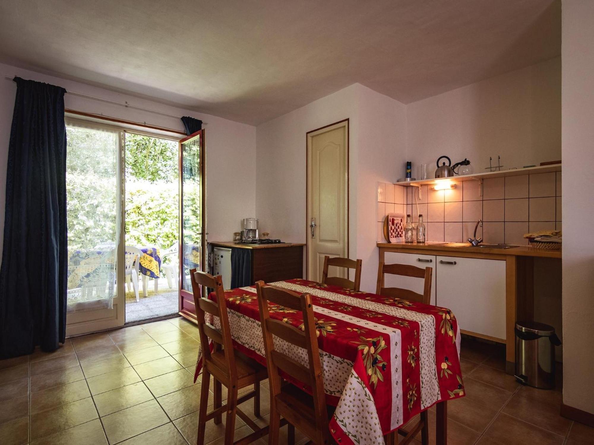 Appealing Apartment In Vezac With Swimming Pool Beynac-et-Cazenac Exterior foto