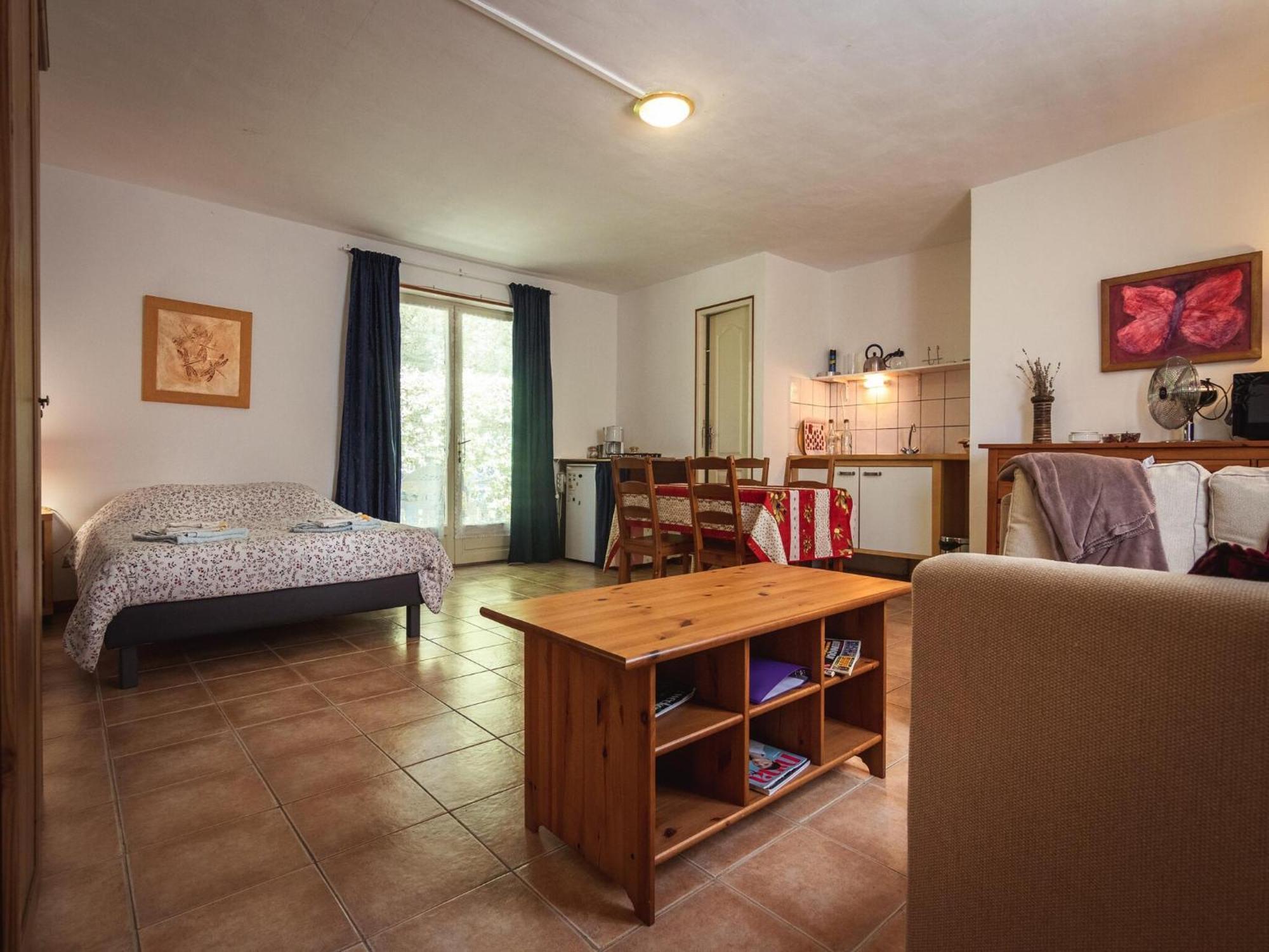 Appealing Apartment In Vezac With Swimming Pool Beynac-et-Cazenac Exterior foto